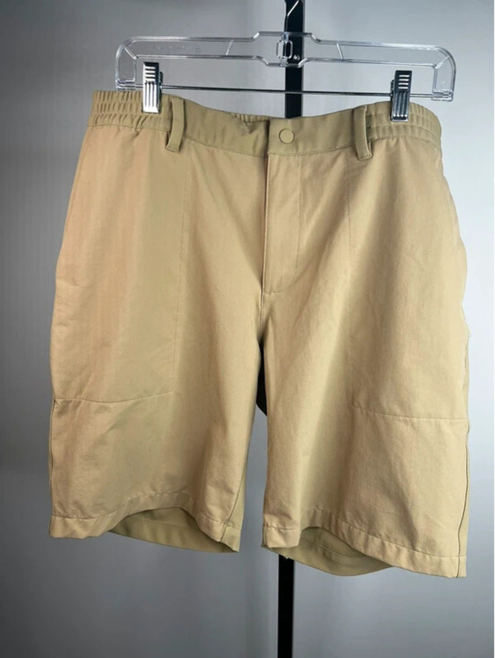 NWOT Adidas Men’s 38” walking shorts